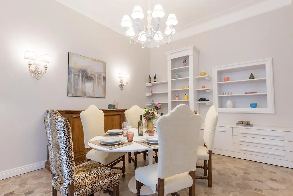 Villa Altarocca Embassy Rom Italien
